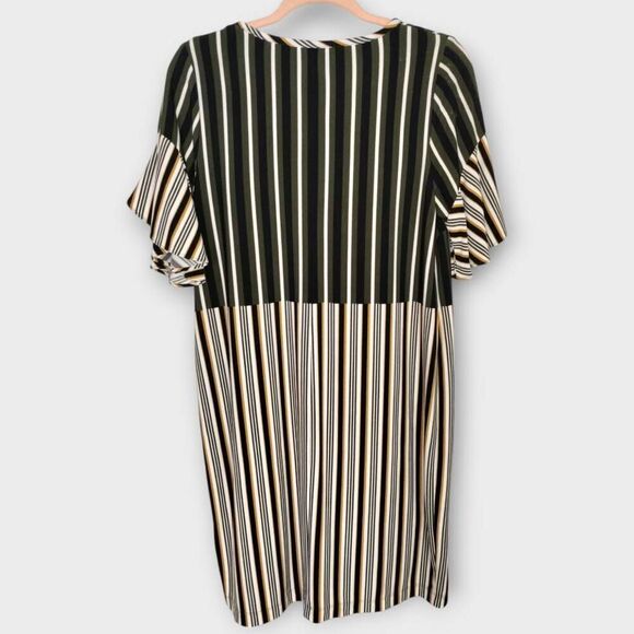 Violet Weekend Womens Dress Sz Medium Navy Knit Stripes Color‎ Block Classicore - Picture 2 of 10